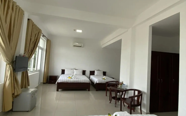 Nha Khach Con Dao