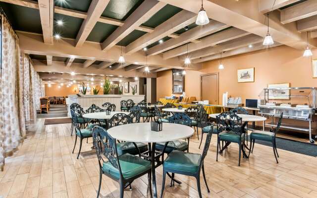 Best Western Outlaw Inn