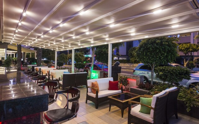 Volkan Hotel