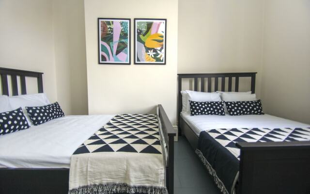 Brighton Lanes Townhouse Central by Brighton Holiday Lets