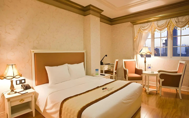Seventeen Saloon Hotel