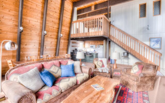 Dollar Point Lookout 3 Bedroom Cabin by Redawning