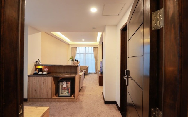 Hlaine Tet Hotel