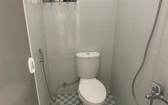 Recharge Cafe & Garasi Homestay