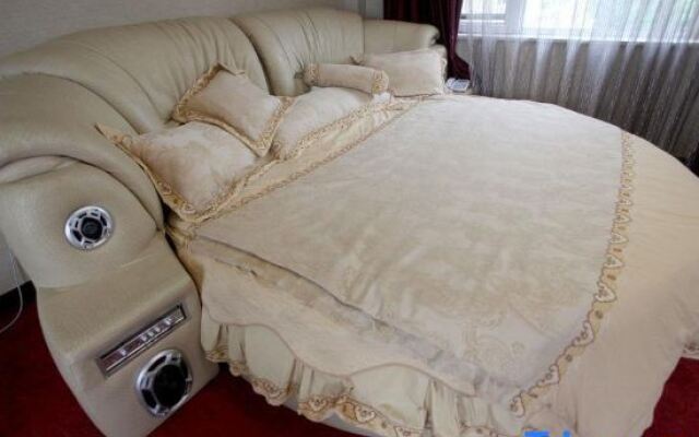 Phoenix Mountain Holiday Hotel