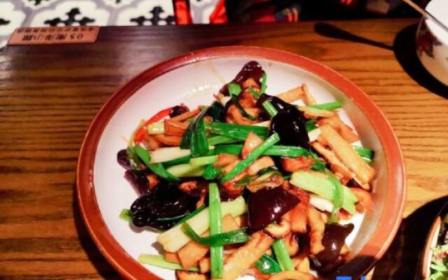 PengChengLijing Hotel (Zhuhai Gongbei Port Qinglv South Road)