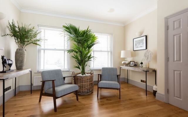 The Luxe Chelsea Townhouse