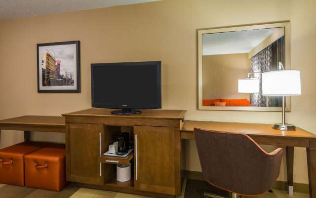 Hampton Inn Buffalo-Airport / Galleria Mall