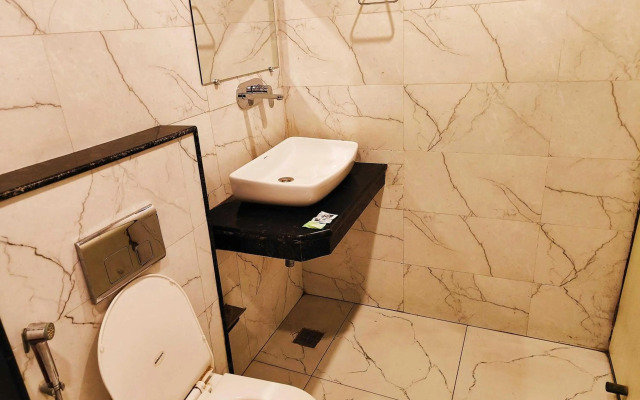 OYO 91616 Hotel Tourist Plaza