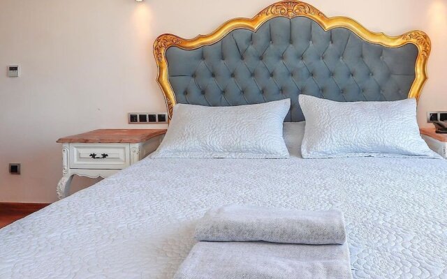 Amour Alacati Butik Otel