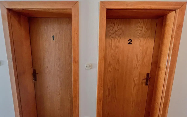 Soba 1 i soba 2 -ekstra kuhinja s dnevnom