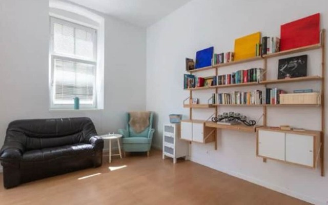 Modern Apartment in Vienna With Library