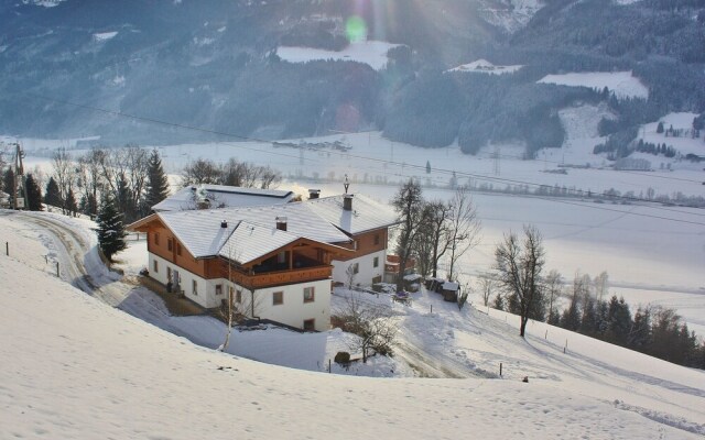 Modern Apartment Near Ski Area in Uttendorf