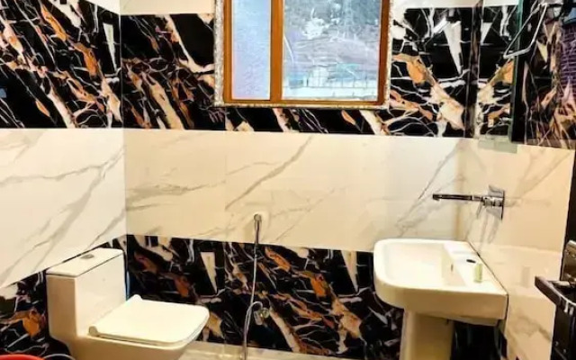 Hotel Golden Peak Sonamarg