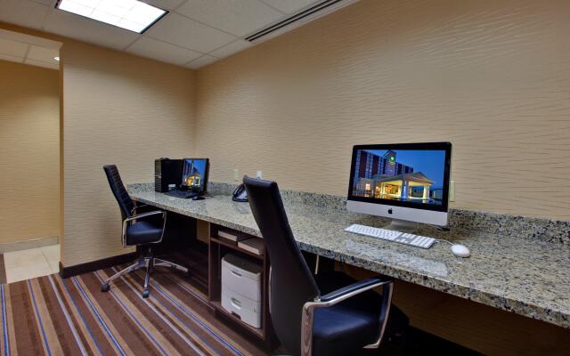 Holiday Inn Express & Suites Chatham South by IHG