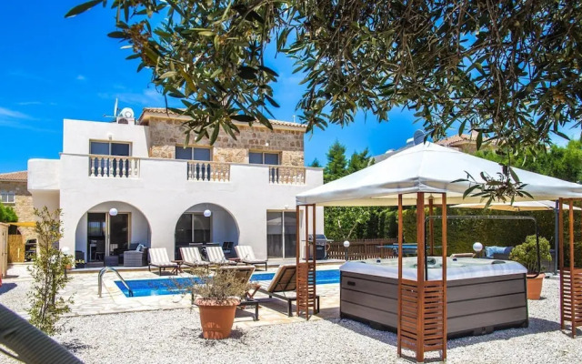 Villa Maria
