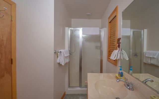 Very Beary Ridge House