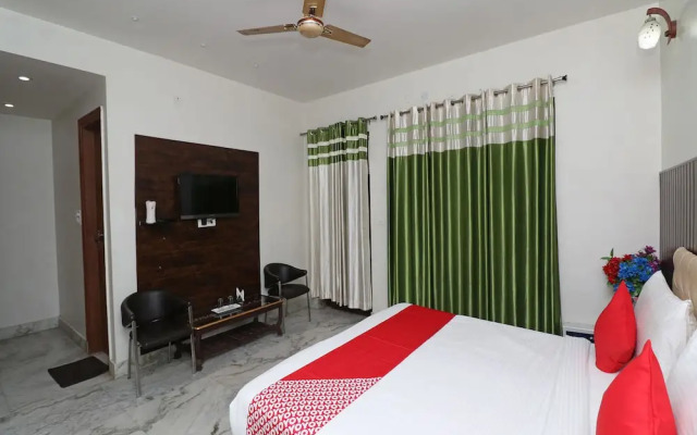 Collection O 28453 Galaxy Hotel