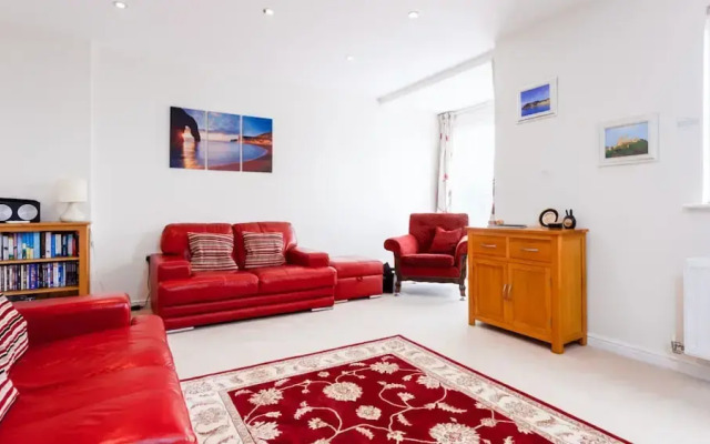 Driftwood in Poole With 3 Bedrooms and 3 Bathrooms