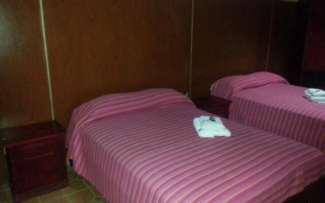 Express Inn Panama International Airport Hostel