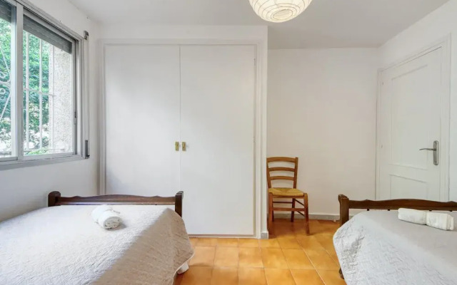 Posh Apartment Near Canyelles Petites
