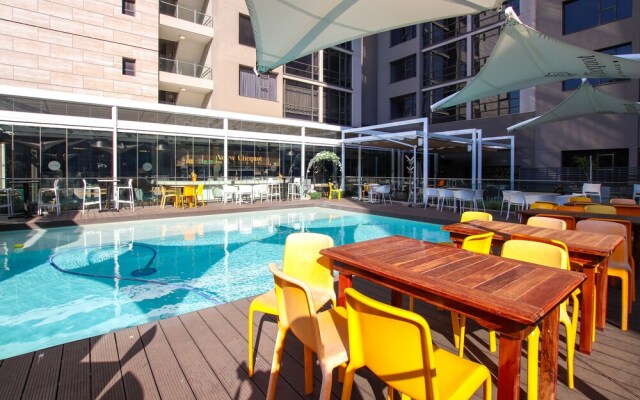 Sandton Smart Apartment Eighteen