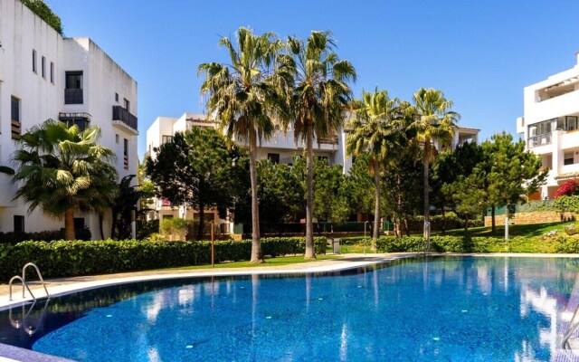 Lovely Apartment in Alamar Near the Beach Ref 108