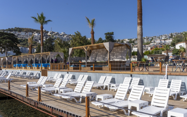 Sude Beach Resort Hotel