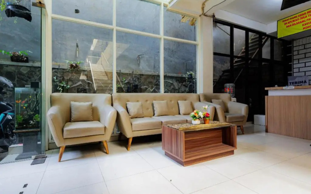 RedDoorz Plus near Malang Town Square – Lobby – Malang