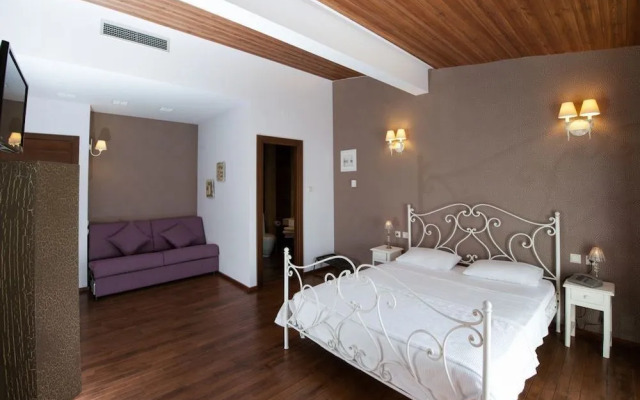 Polys Guest House