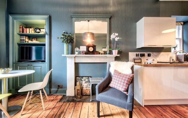 Stylishly Presented City Centre Apartment