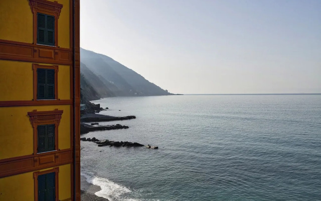 Il Mare di Camogli da un oblò