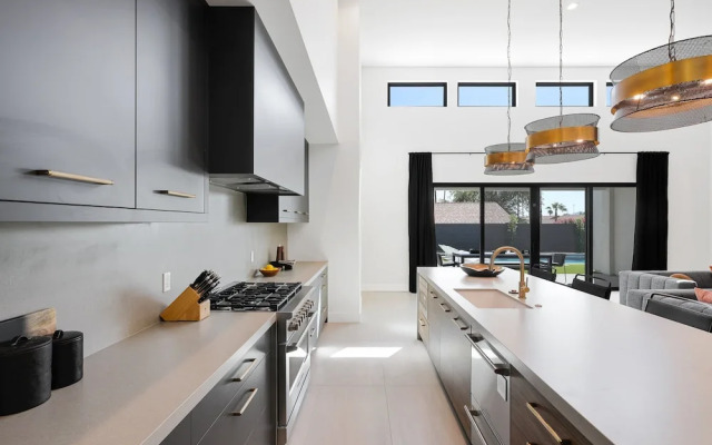 Luxe - Solstice Retreat - Heated Pools - 2 Homes