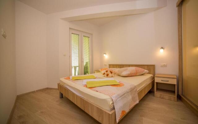 Apartments Emil Zora