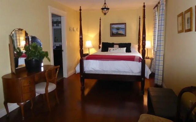 Willow Beach Bed & Breakfast