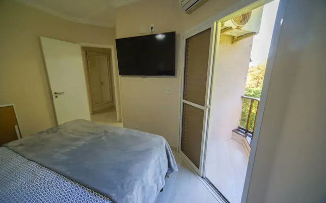 Apto Completo com Wi-fi Ar-cond a 200m da Praia