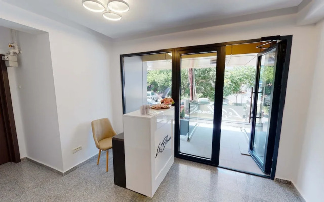 Le Blanc Aparthotel