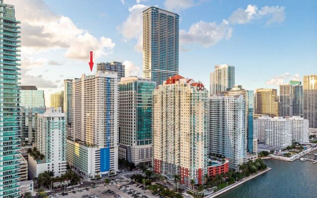 Luxury Apartments W Pool & Ocean views