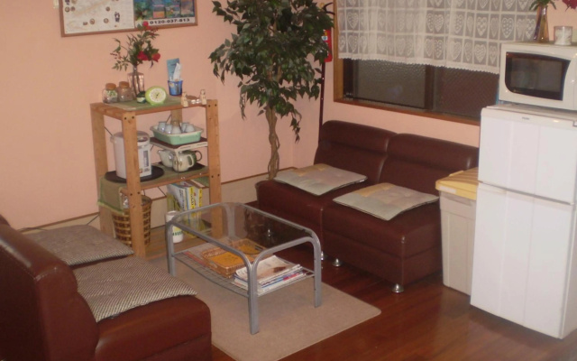 Hostel Hakuseiso – Guest Rooms – Naha