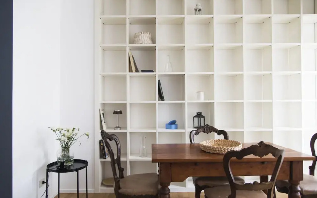 Sweet Flat near Metro Stop
