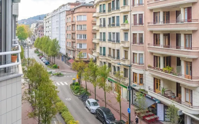 Le Lit du Lac D'annecy Private Apartment