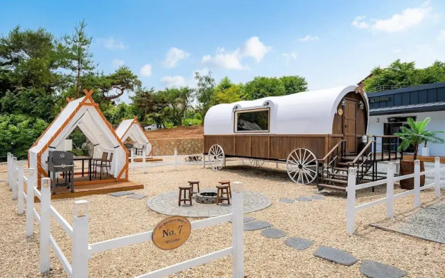 Gapyeong JH Poolvilla & Glamping