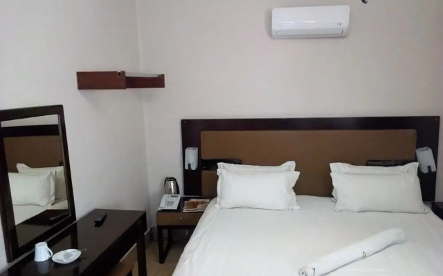 Aabiya Lodge