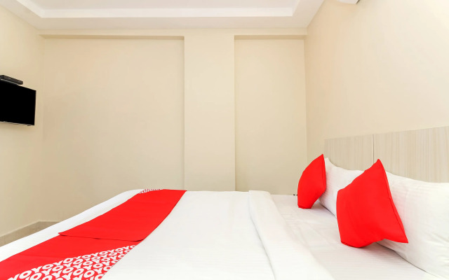 Royal Emirates Banjara by OYO Rooms
