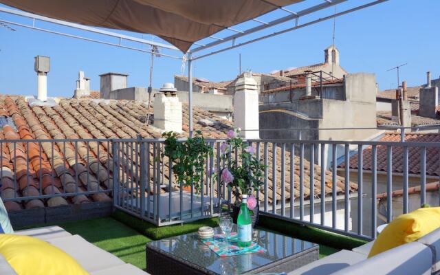 Arles Holiday - La Terrasse