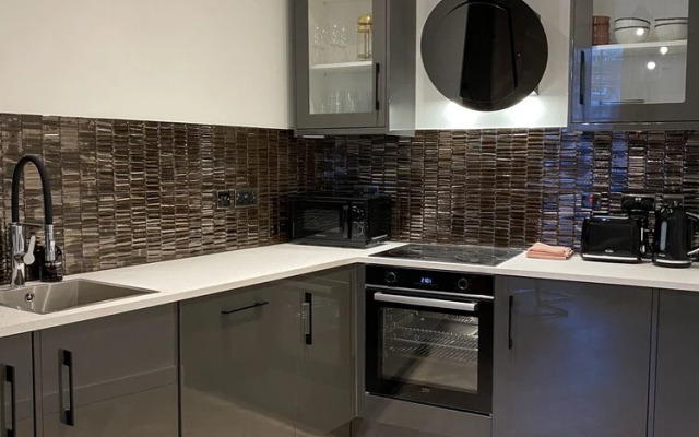 Leith Street Suite
