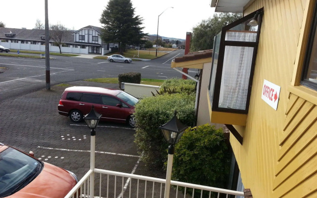 Ace Motor Lodge