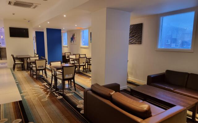 Holiday Inn Express Wakefield