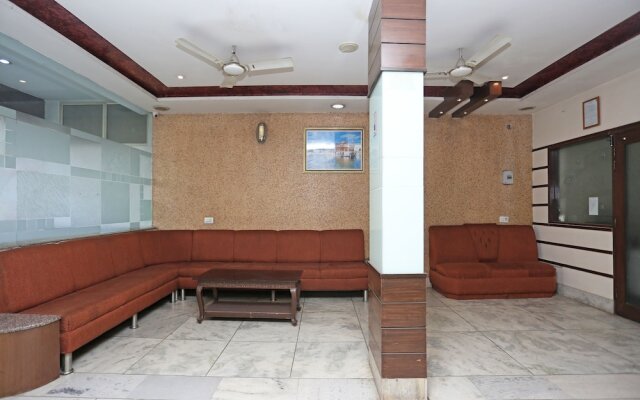 OYO 10588 Hotel Golden Square