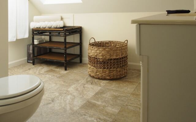 The Deacon & James Pharmacy B&B